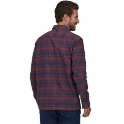Men's Patagonia Organic Midweight Fjord Flannel Shirt -Chubbies Store mens patagonia long sleeve organic cotton midweight fjord flannel shirt 42400 CLSQ connected lines sequoia red lifestyle back 01381.1661969299