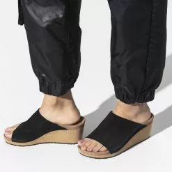 Women's Birkenstock Namica Wedge - Black -Chubbies Store womens birkenstock namica 1018274 black lifestyle closeup 03358.1642531514